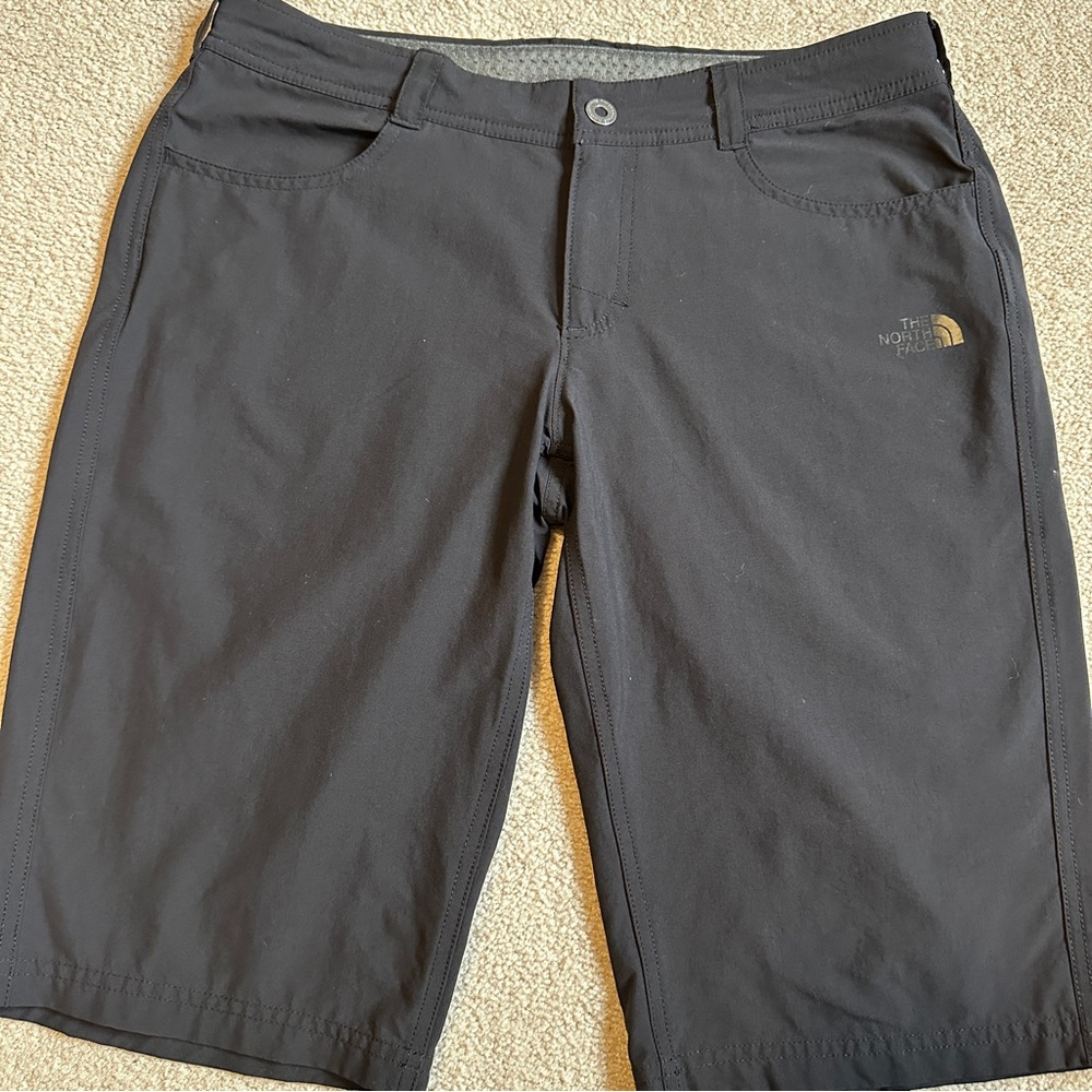The North Face Taggart black long hiking shorts - sz 6